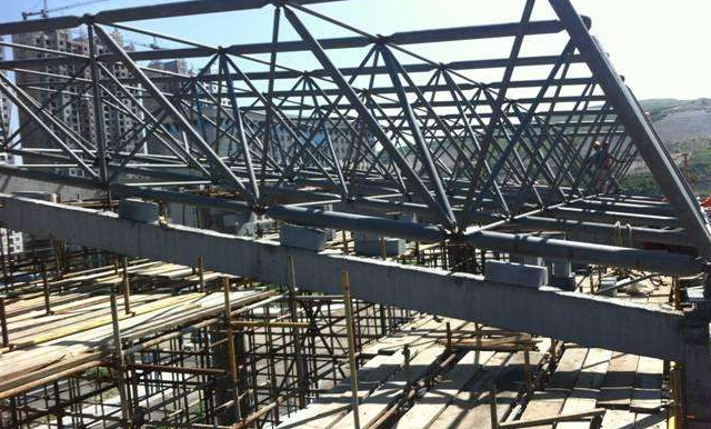 天水简述网架公司的黑色压型钢板的吊装步履